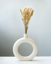 Load image into Gallery viewer, Minimalist Ceramic Circle Vase for Dried Flower Display
