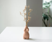 Load image into Gallery viewer, Nude Figure Body Vase for Dried Flower Display
