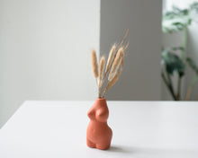 Load image into Gallery viewer, Nude Figure Body Vase for Dried Flower Display
